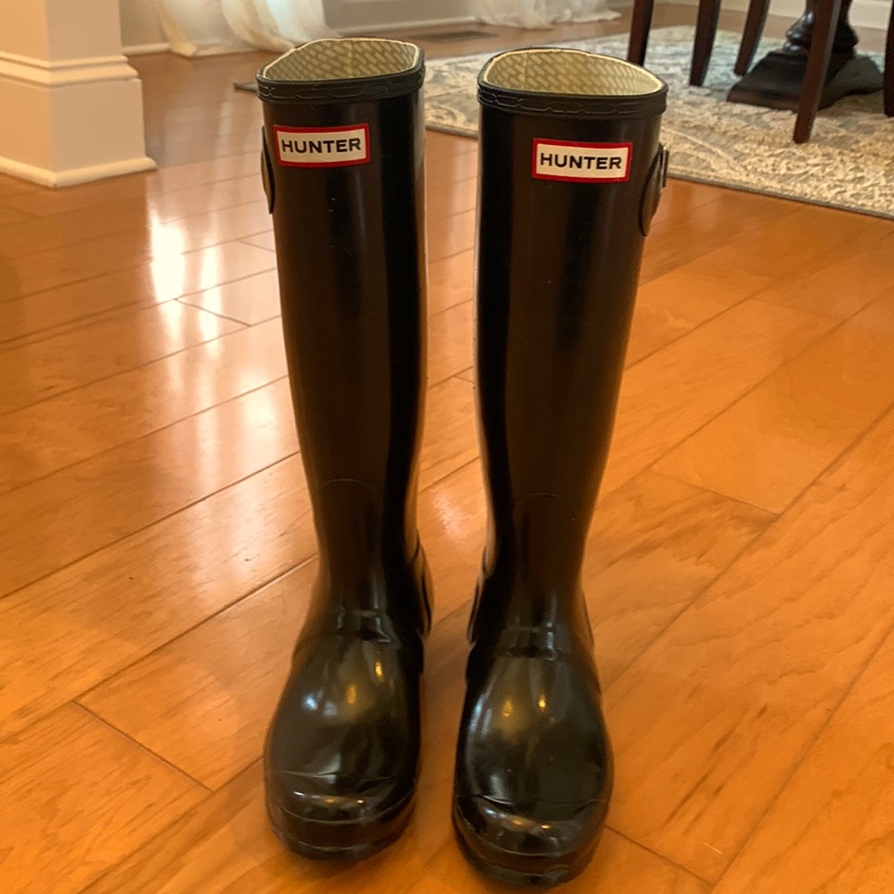 Hunter Women’s Tall Gloss waterproof boot